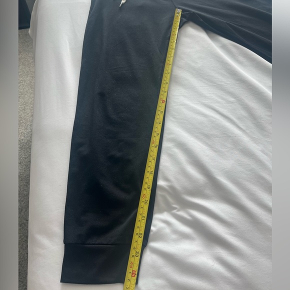 Vuori Black Performance Jogger - Picture 5 of 5